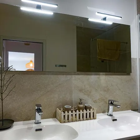 بيت للعطل Maison Cosy 8 Pers. A 450m De La Plage, Grand Jardin, Proche Commerces Et Port De Saint-jacques. - Fr-1-639-111